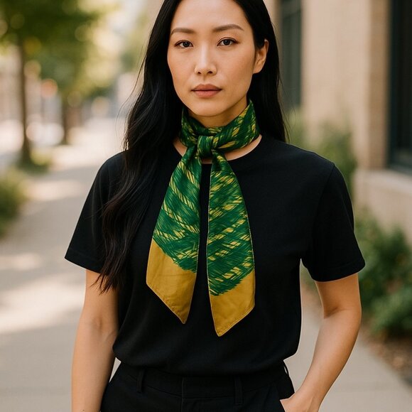 ECHO‎ Silk Scarf Womens Rainfall Hand Rolled Made in Japan Vintage - Picture 1 of 7